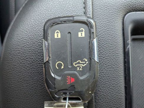 Used 2019 Chevrolet Silverado 1500 LTZ image 32