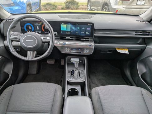 Certified 2025 Hyundai Kona SEL image 15