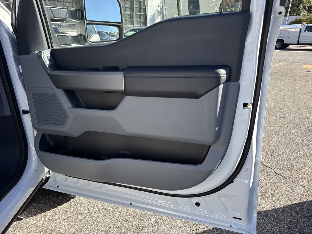 New 2025 Ford F350 XL w/ STX Appearance Package AWD/4WD image 24