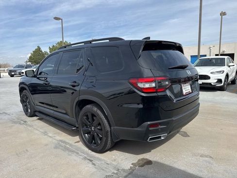 Certified 2025 Honda Pilot Black Edition image 7