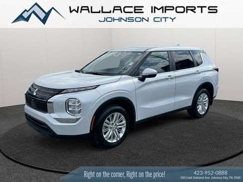 Used 2024 Mitsubishi Outlander ES AWD/4WD image 2