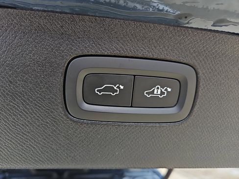 Certified 2023 Volvo XC90 B6 Plus image 30