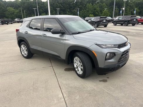 Used 2023 Chevrolet TrailBlazer LS FWD image 9