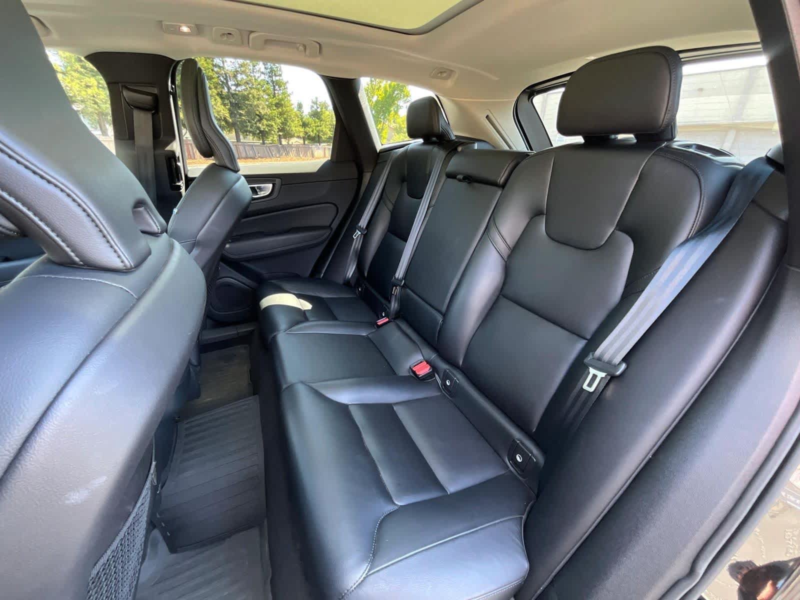 Used 2024 Volvo XC60 B5 Core w/ Protection Package Premier AWD/4WD image 5