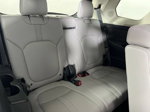 Certified 2025 Honda Pilot Touring image 17