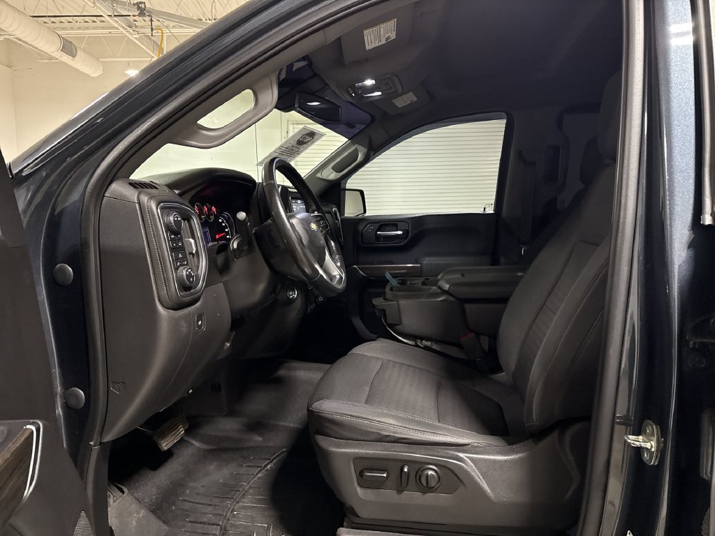 Used 2020 Chevrolet Silverado 1500 LT w/ All-Star Edition AWD/4WD image 19