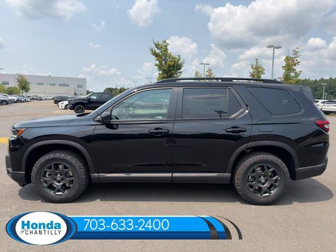 New 2026 Honda Pilot TrailSport image 4