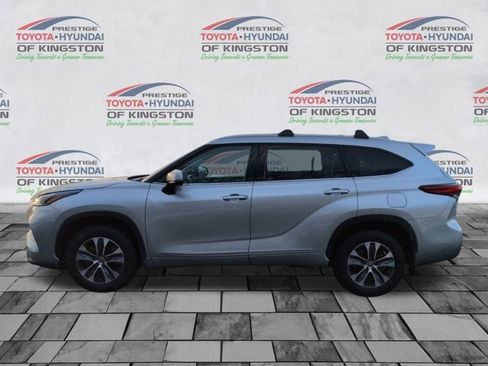 Certified 2022 Toyota Highlander XLE image 7