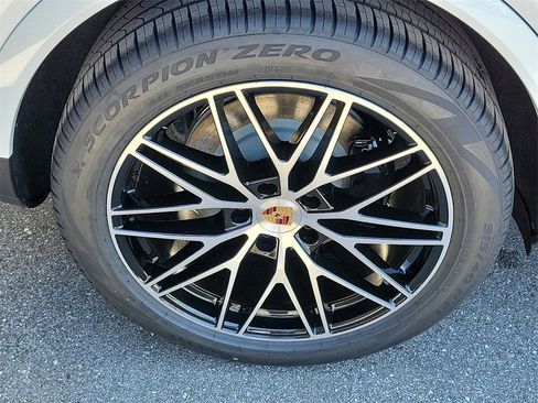 New 2026 Porsche Cayenne image 14
