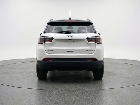 Used 2025 Jeep Compass Limited image 7