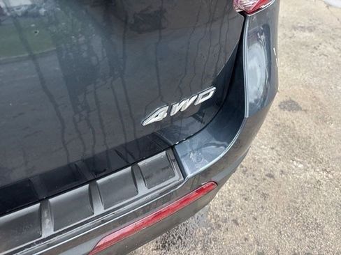 Used 2022 Ford Explorer XLT image 50