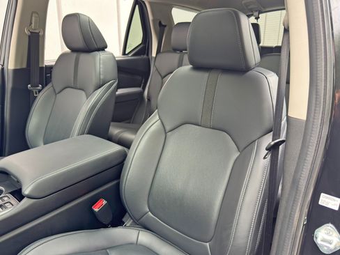 Used 2023 Honda Pilot Touring image 38