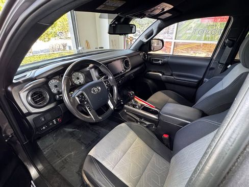 Used 2023 Toyota Tacoma TRD Off-Road image 19