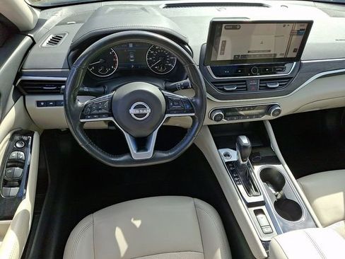 Used 2023 Nissan Altima 2.5 SL AWD/4WD image 2