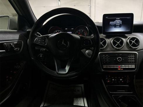 Used 2018 Mercedes-Benz GLA 250 4MATIC image 21