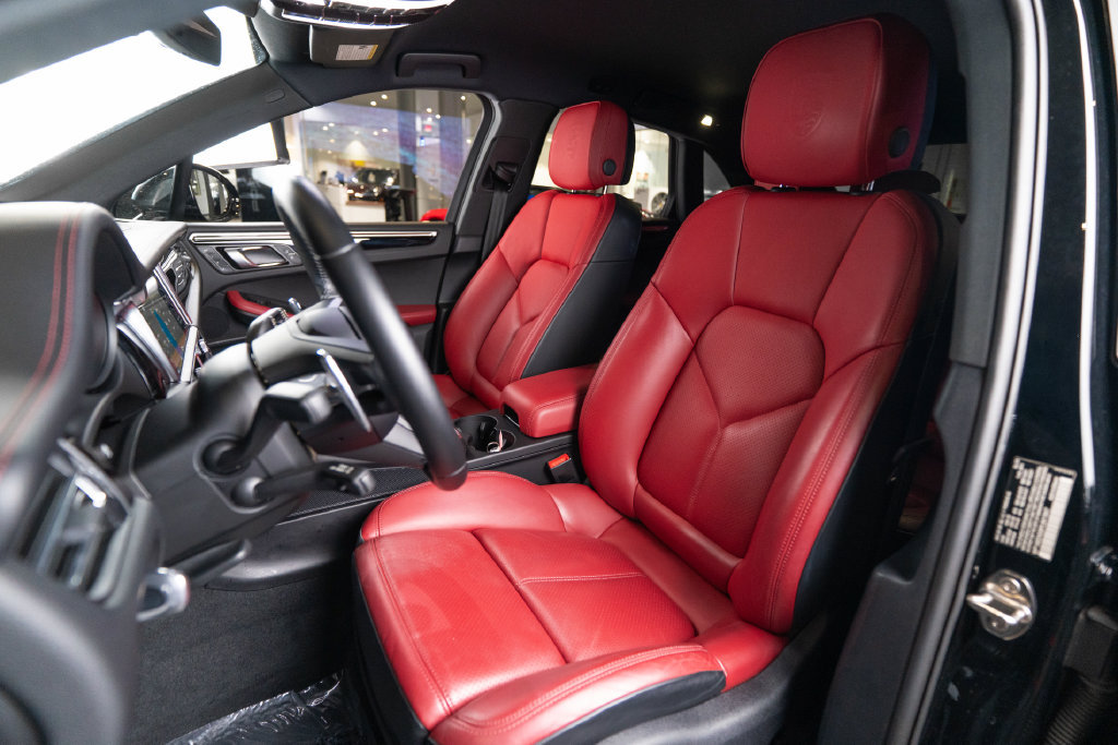 Certified 2023 Porsche Macan S AWD/4WD image 5