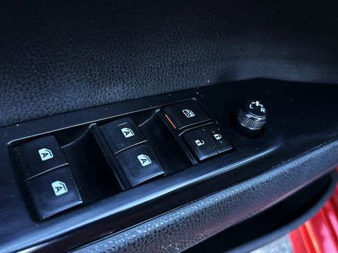 Used 2019 Toyota Camry SE image 12