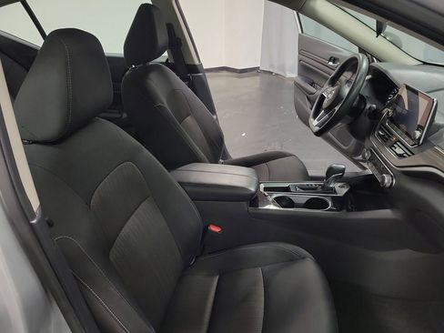 Used 2024 Nissan Altima 2.5 SV image 21