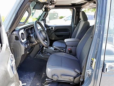 New 2025 Jeep Gladiator Sport image 19