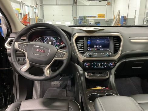 Used 2023 GMC Acadia Denali image 12