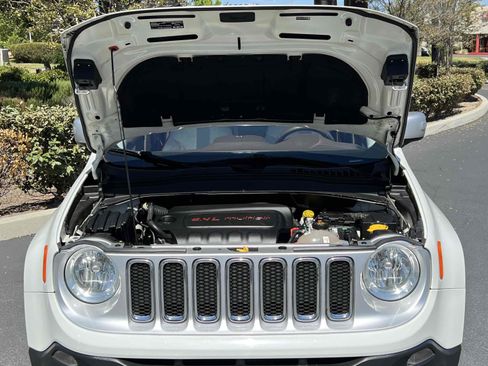 Used 2017 Jeep Renegade Limited FWD image 36