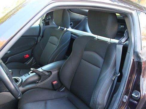 Used 2010 Nissan 370Z Coupe image 9