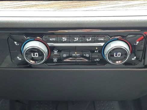 Used 2022 Chevrolet Silverado 1500 RST w/ Redline Edition image 38