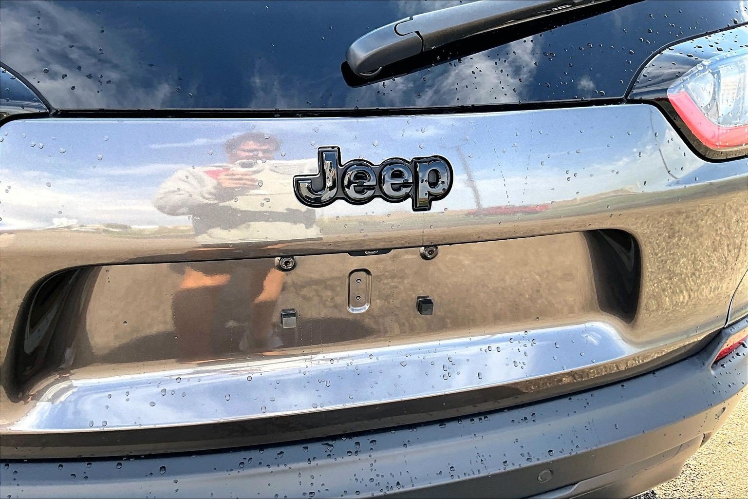 Used 2019 Jeep Cherokee Latitude Plus FWD image 31