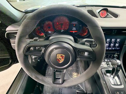 Certified 2018 Porsche 911 GT3 RWD image 32
