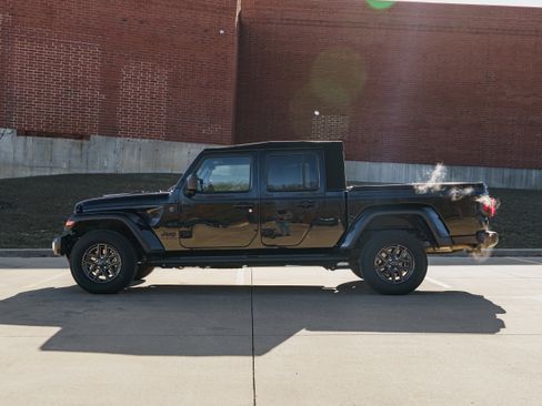 Used 2024 Jeep Gladiator Sport image 6