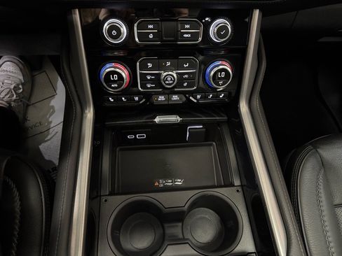 Used 2023 GMC Yukon Denali w/ Denali Reserve Package image 26