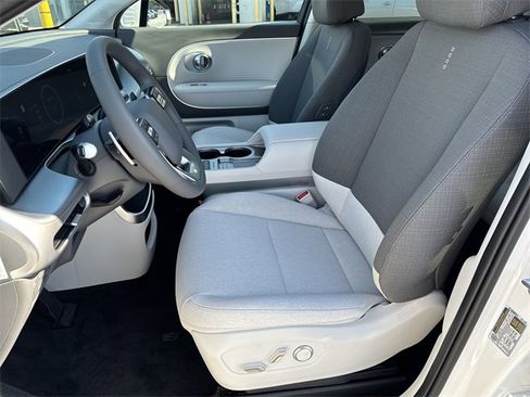 New 2026 Hyundai Ioniq 9 SE image 9