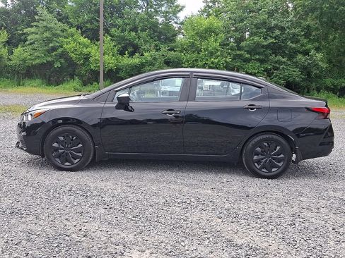 Used 2021 Nissan Versa S FWD image 4