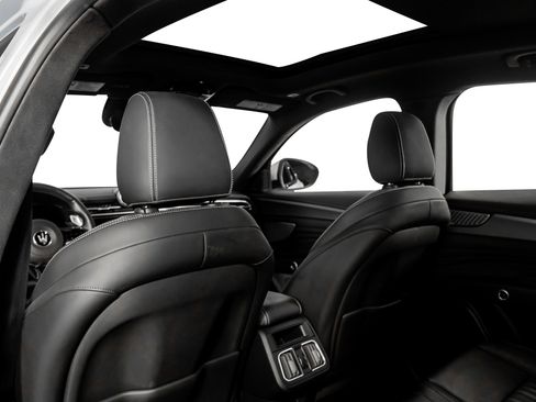 Used 2023 Maserati Grecale GT image 37