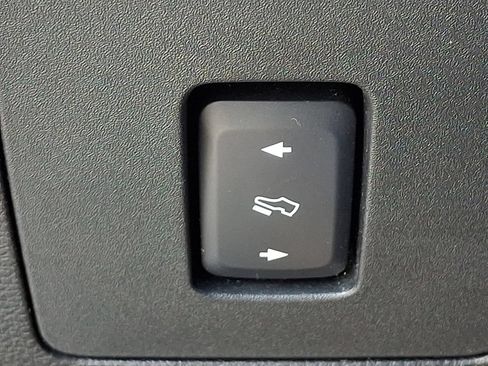 Used 2017 Ford F150 XLT w/ Equipment Group 302A Luxury AWD/4WD image 24