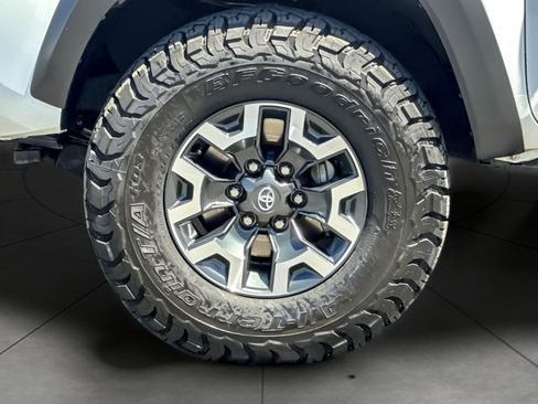 Certified 2022 Toyota Tacoma TRD Off-Road RWD image 25