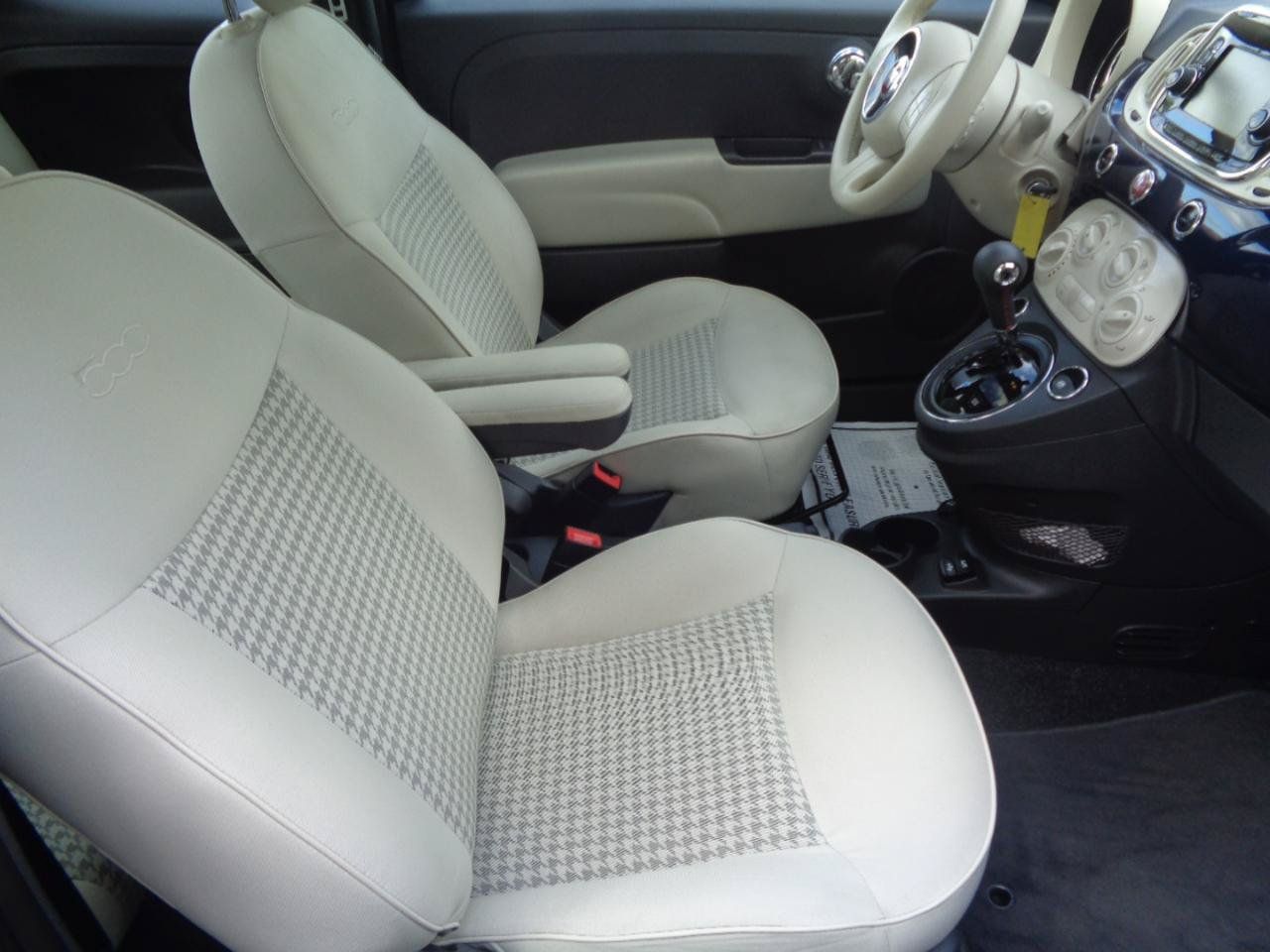 Used 2019 FIAT 500 Pop FWD image 25