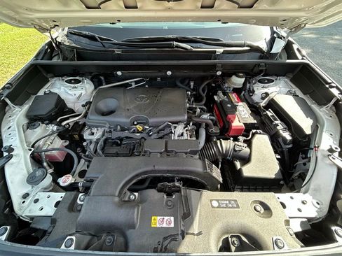 Used 2019 Toyota RAV4 XLE Premium image 11