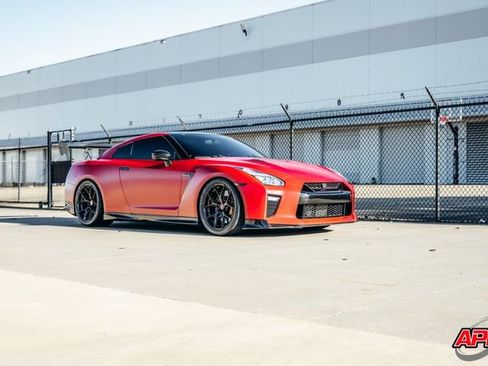 Used 2020 Nissan GT-R Premium w/ Premium Interior Package image 65