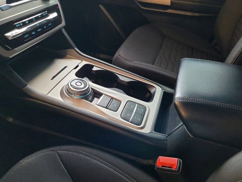 Used 2021 Ford Explorer XLT RWD image 26