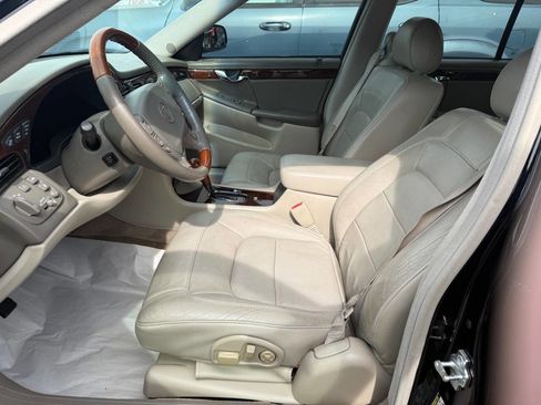 Used 2005 Cadillac De Ville DTS w/ Equipment Group FWD image 16