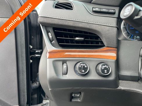 Used 2020 Cadillac Escalade Premium Luxury AWD/4WD image 12