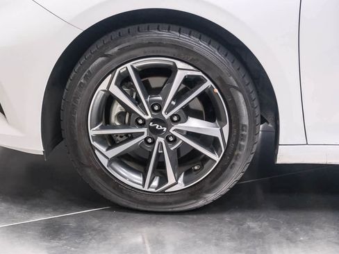 Used 2023 Kia Forte LXS w/ LXS Technology Package image 10