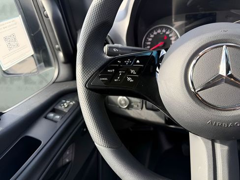 Used 2025 Mercedes-Benz Sprinter 2500 image 13