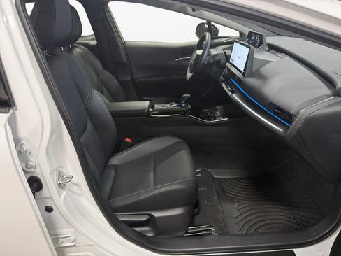 Used 2026 Toyota Prius AWD image 9