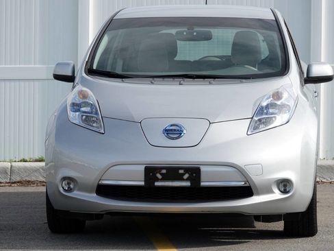 Used 2011 Nissan Leaf SL FWD image 31