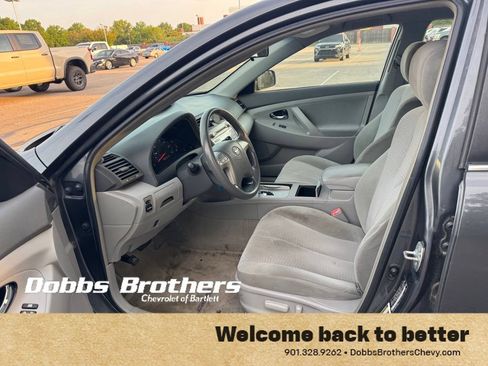 Used 2010 Toyota Camry LE FWD image 13