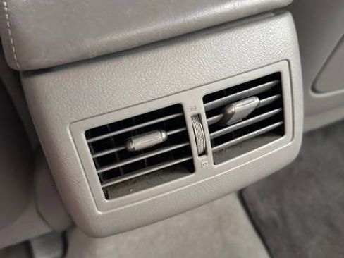 Used 2011 Toyota Camry XLE image 33