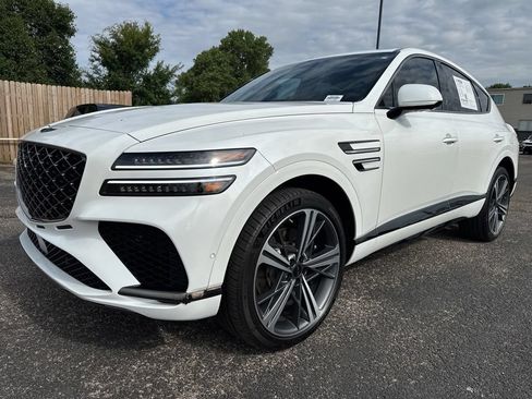 Used 2025 Genesis GV80 3.5T e-SC AWD/4WD image 3