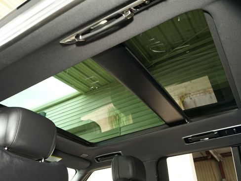 Used 2023 Land Rover Range Rover SE image 16